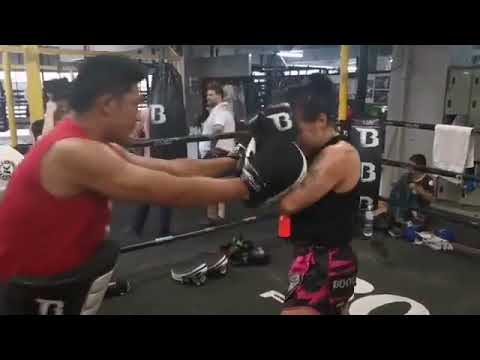 Short de boxe Thaï femme Booster Fight Gear TBT Swirl 2 - Shorts de Boxe -  Textile bas - Equipement